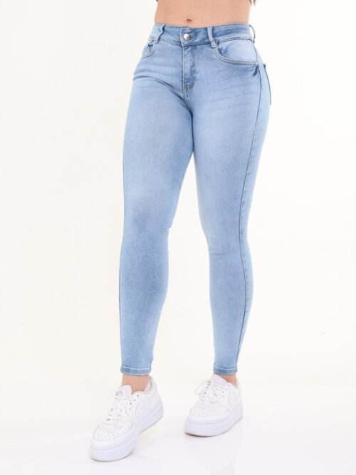 Jean skinny, Azul claro, licradado, tiro alto.